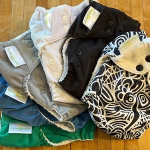 bumGenius bundle of 6 pocket diapers in excellent used condition (no inserts)